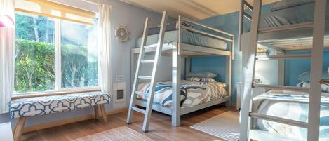 3 bedrooms, iron/ironing board, travel cot, free WiFi