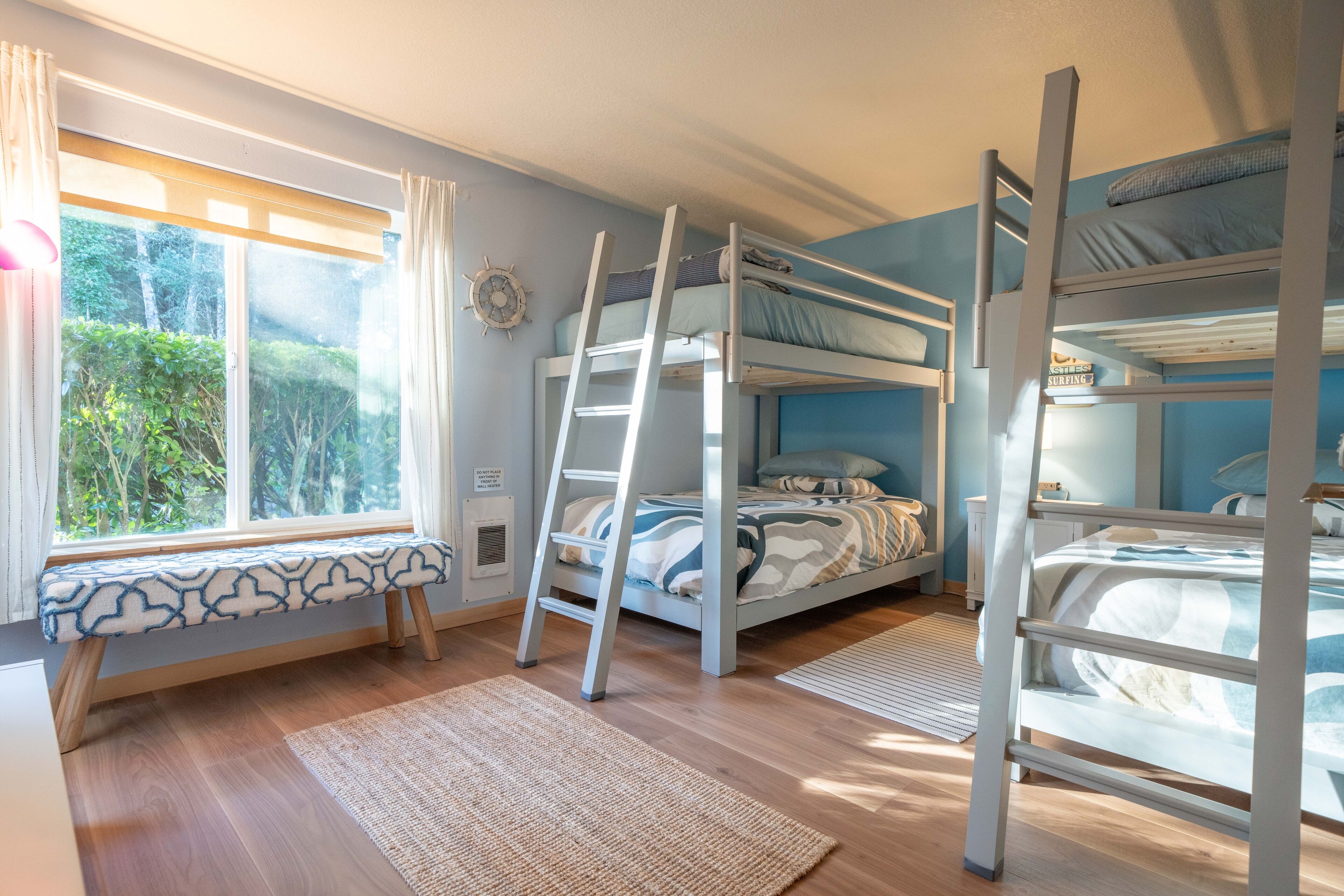 3 makuuhuonetta, silitysrauta/-lauta, ilmainen Wi-Fi, vuodevaatteet