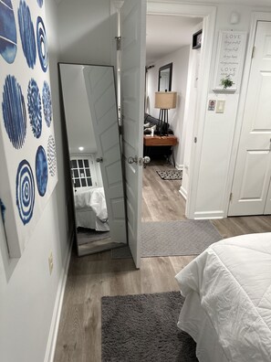 1 bedroom, iron/ironing board, WiFi, bed sheets - Charming 1-bedroom, 1 bathroom townhome in awesome Baltimore with WiFi, AC (Baltimore)
