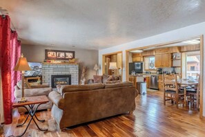 TV, fireplace, offices