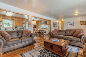 TV, fireplace, offices