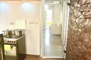 Interior - African Home VIP 2. Studio Piscine (Douala)