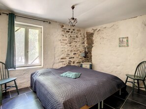 2 bedrooms