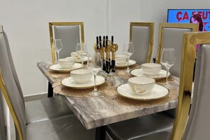 Dining - African Home VIP 1. Studio-Pool  (Douala)