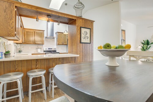 Near Medical Corridor: 'Whimsy Wisconsin' Duplex