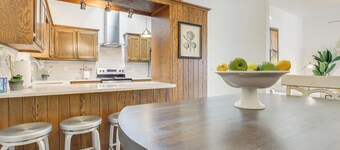 Near Medical Corridor: 'Whimsy Wisconsin' Duplex