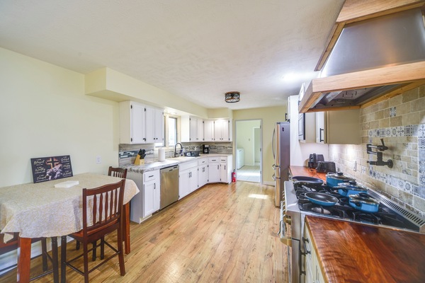 Kitchen | Single-Story Apartment | Upstairs Unit