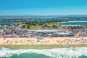 Beach nearby - Mission Beach Getaway | Bay Views & Beach Access (San Diego)