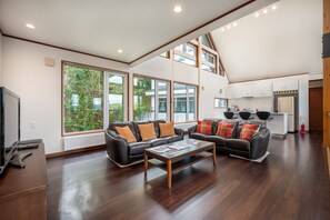 Flat-screen TV - Furano Lodge 10 by H2 Life (Furano)