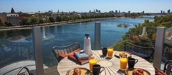 Central Penthouse with Private Rooftop Terrace