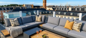 Central Penthouse with Private Rooftop Terrace