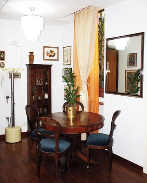 Dining - COLISEUM VINTAGE APARTMENT (Roma)