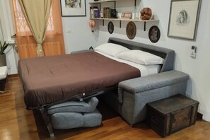 2 bedrooms, iron/ironing board, travel crib, WiFi - COLISEUM VINTAGE APARTMENT (Roma)