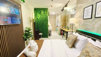 1 slaapkamer, een strijkplank/strijkijzer, internet, beddengoed