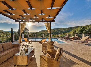 Villa (Three Bedroom Villa with Pool) | Außenpool