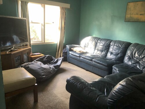 Cabin 7 - 1 bedroom with 2 d/bunks & ensuite. Located close to kitchen/dining   