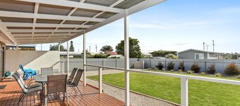 SA Holiday House Dunes Views on Simpson