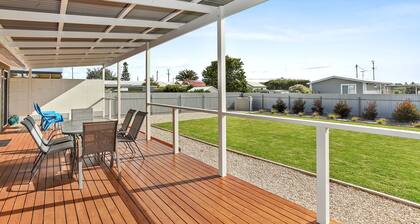 SA Holiday House Dunes Views on Simpson