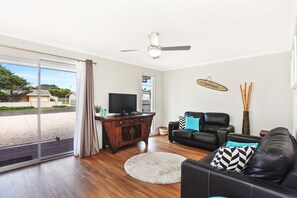 3 bedrooms - SA Holiday House Dunes Views on Simpson (Goolwa South)