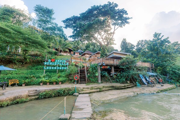 Exterior - BUSAI DREAM FALLS RESORT (Sevilla)