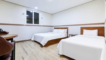 Comfort Double or Twin Room, Courtyard View | Desk, laptop workspace, free WiFi