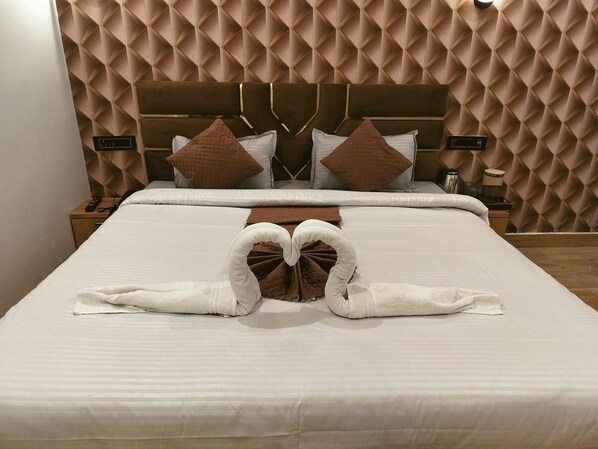 Deluxe Double Room | Free WiFi - The Kashi Yatra Inn (Varanasi)