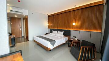 Habitación ejecutiva doble | Escritorio, wifi gratis, ropa de cama