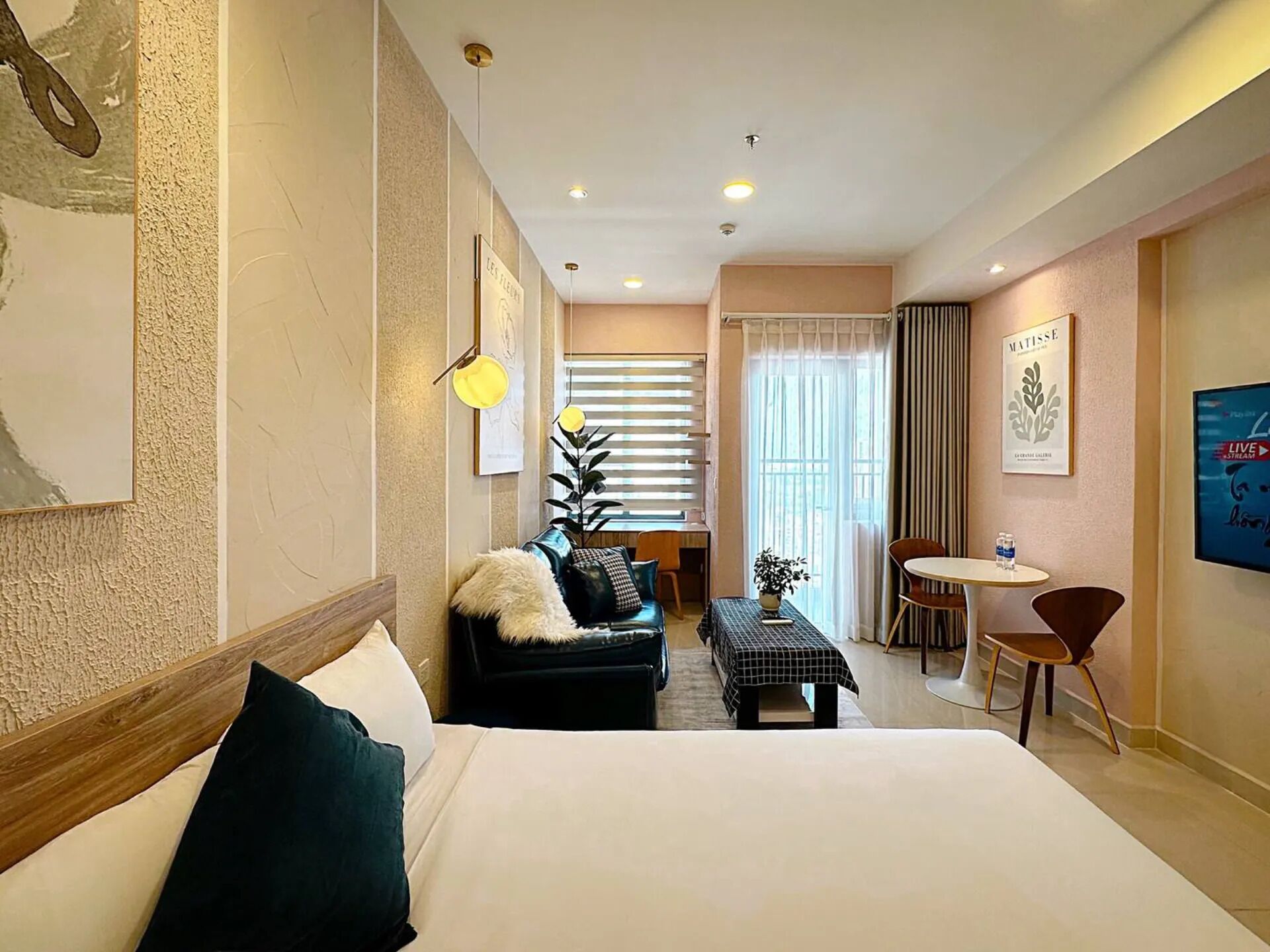 Studio | Memory-foam beds, in-room safe, individually decorated