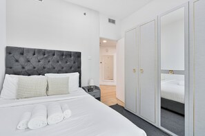 2 Schlafzimmer, Zimmersafe, Bügeleisen/Bügelbrett, WLAN