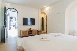 Villa Familiale, vue piscine | Vue de la chambre