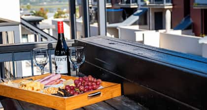 Oyster Lagoon Villa - Luxurious 2 Bed Apartment