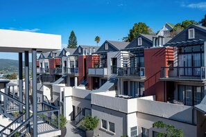 Exterior - Oyster Lagoon Villa - Luxurious 2 Bed Apartment (Knysna)
