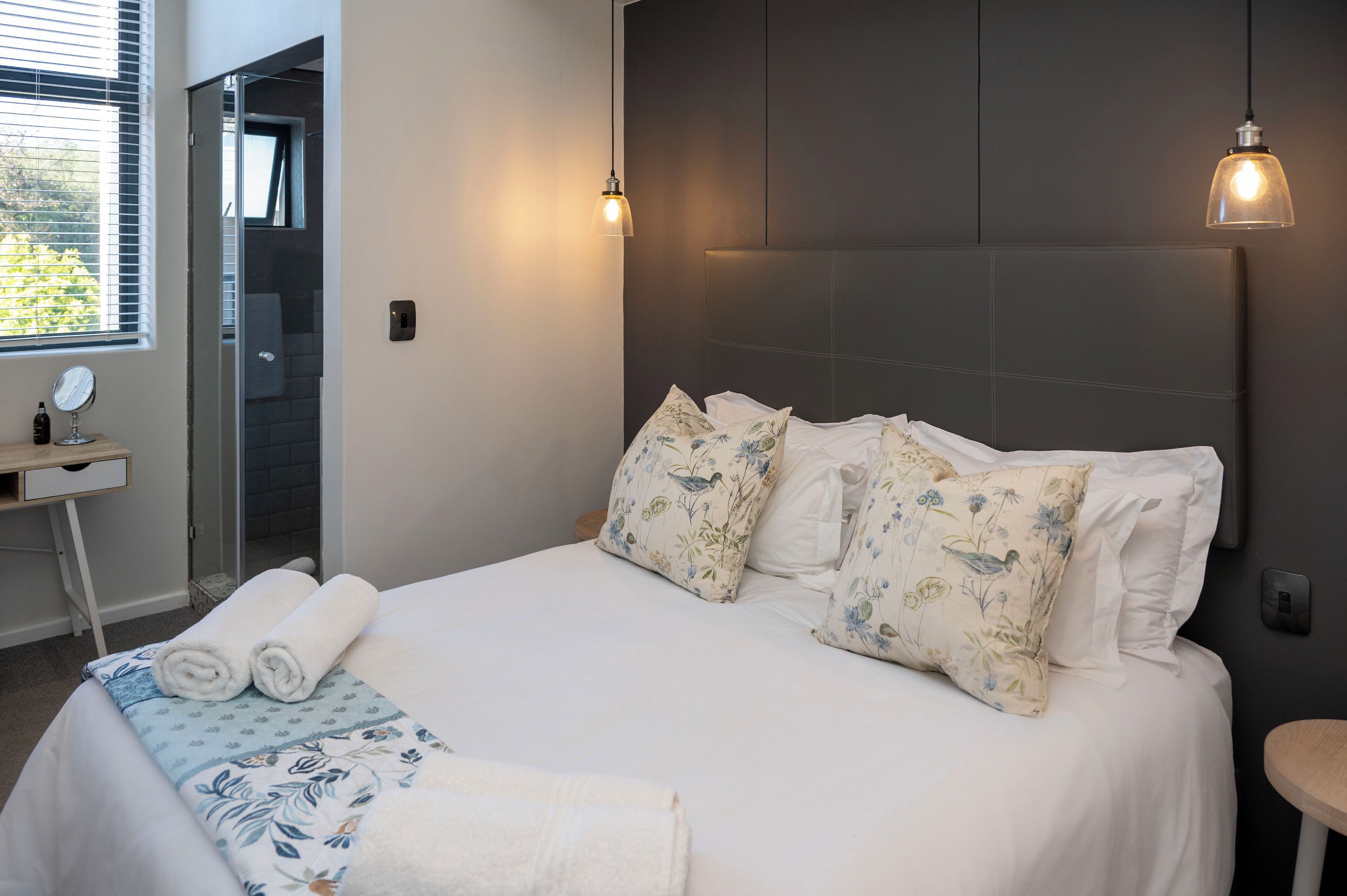 2 bedrooms, in-room safe, iron/ironing board, free WiFi