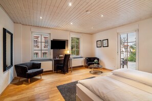 1 bedroom, free WiFi, bed sheets - Apartment 'Ferienwohnung Luise' with Private Terrace, Balcony and Wi-Fi (Bad Bergzabern)