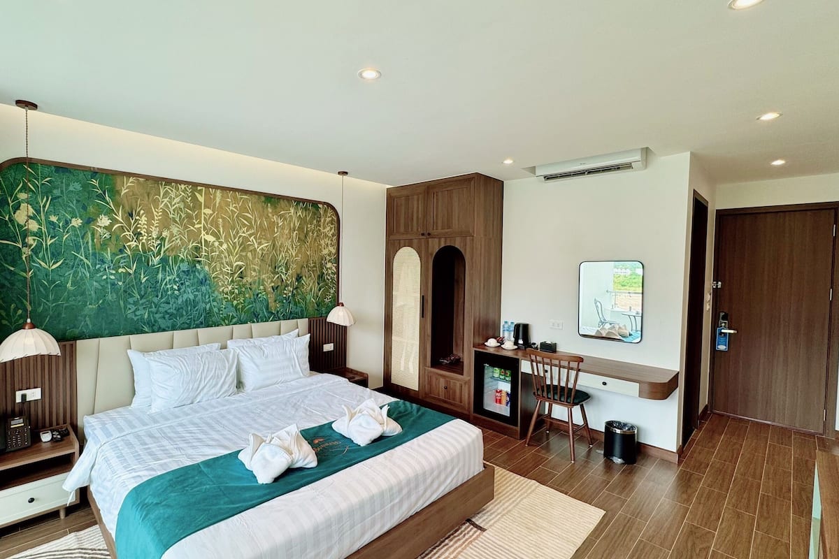 Deluxe Double Room, Pool View
