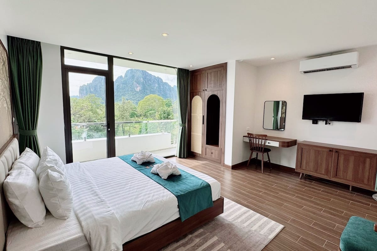 Connecting Family Room