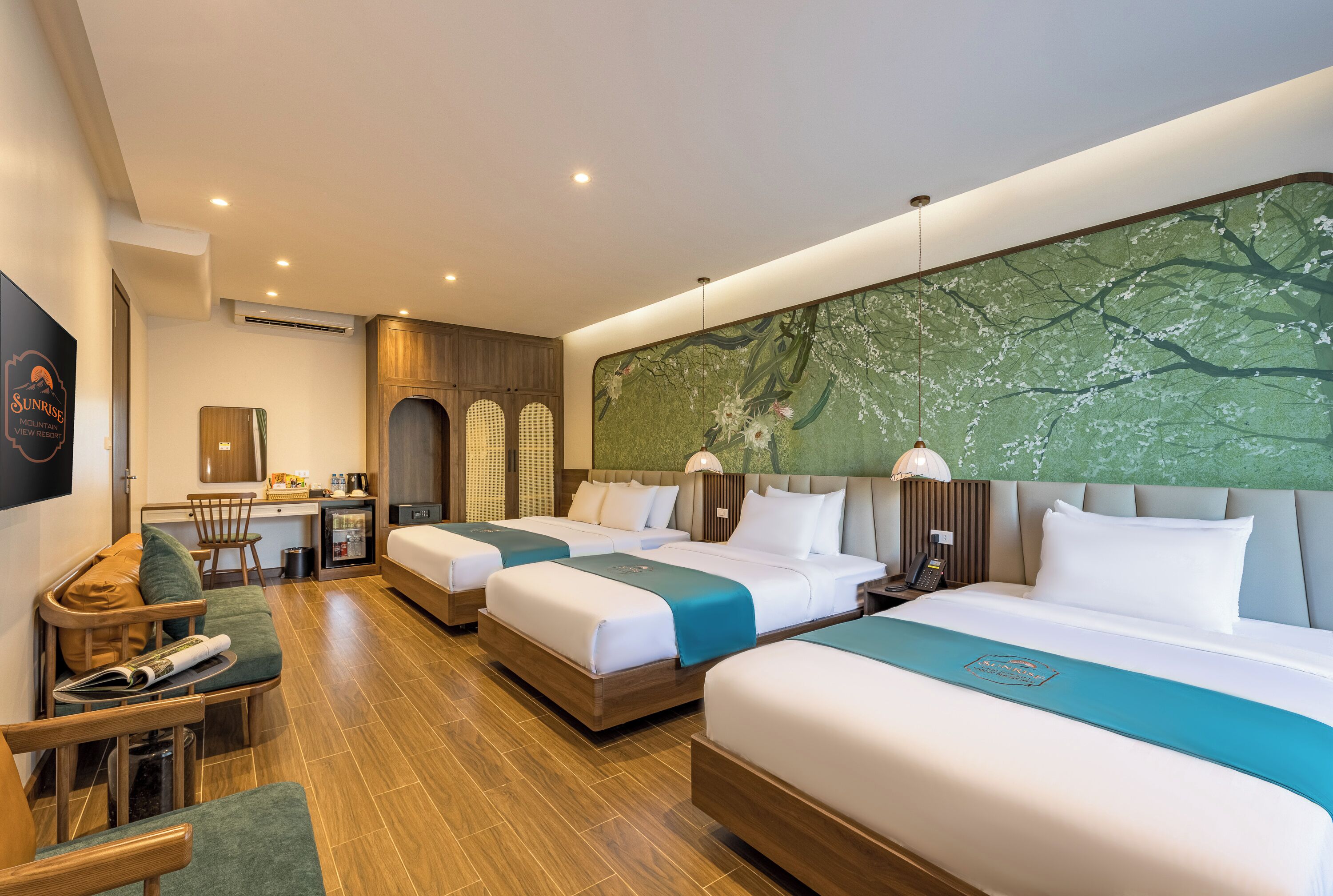 Habitación cuádruple familiar, vista a la alberca | Escritorio 