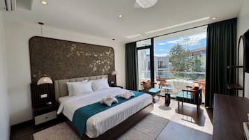 Deluxe Double Room, Balcony, Mountain View | Desk