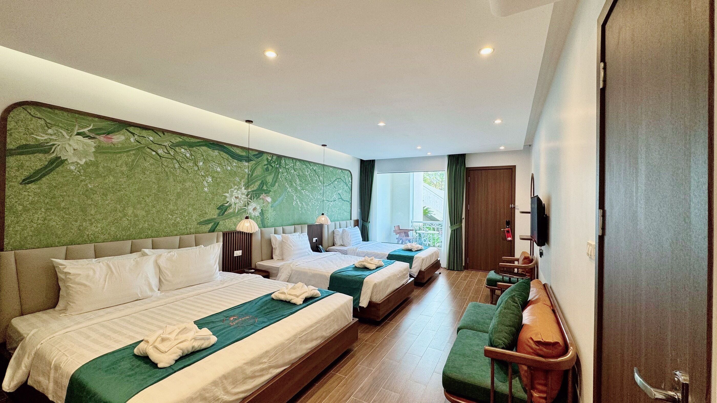 Familien-Vierbettzimmer, Poolblick