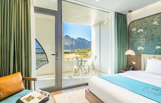Deluxe Double Room, Pool View | Desk