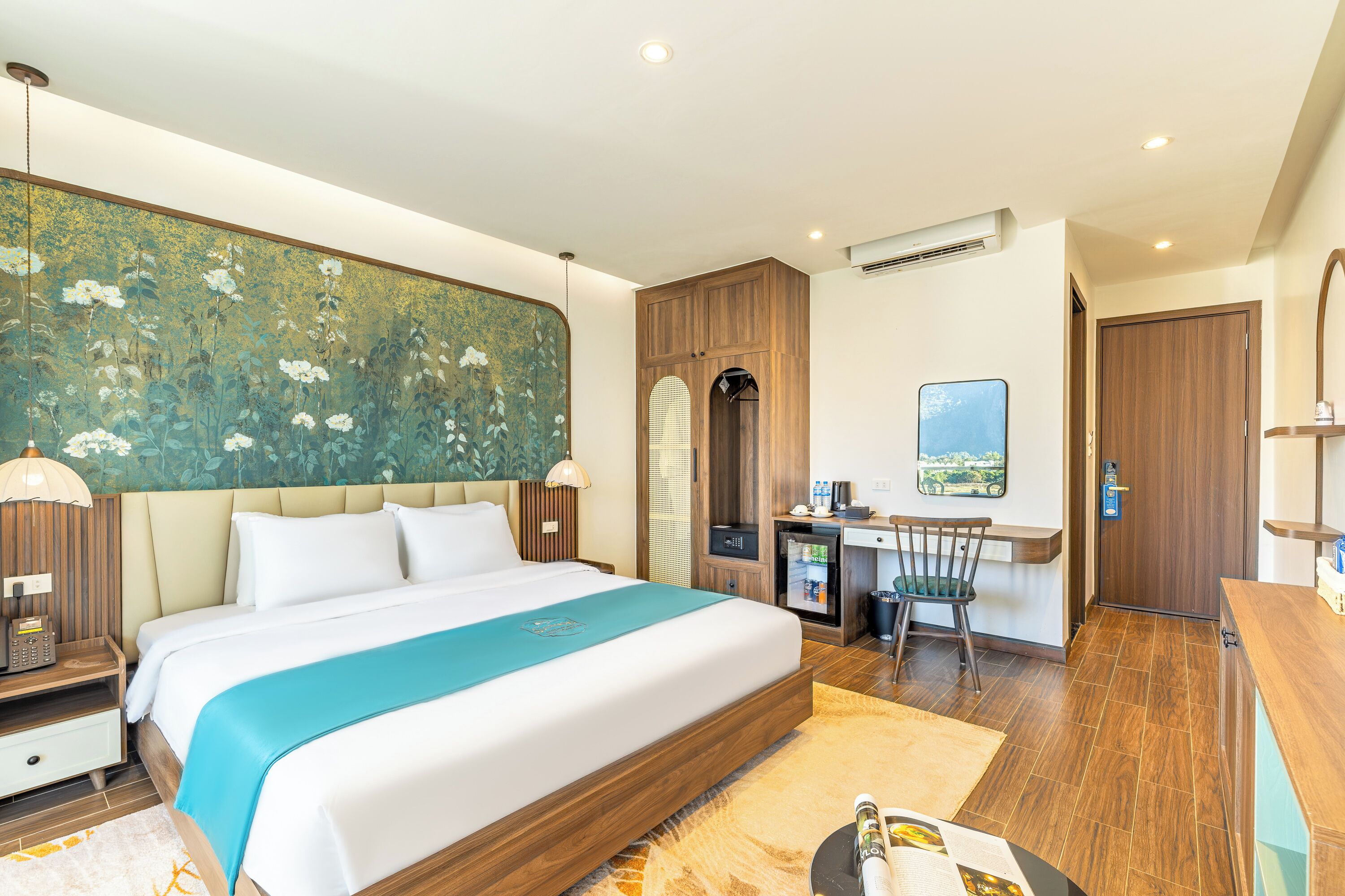 Habitación doble Deluxe, vista a la alberca | Escritorio 