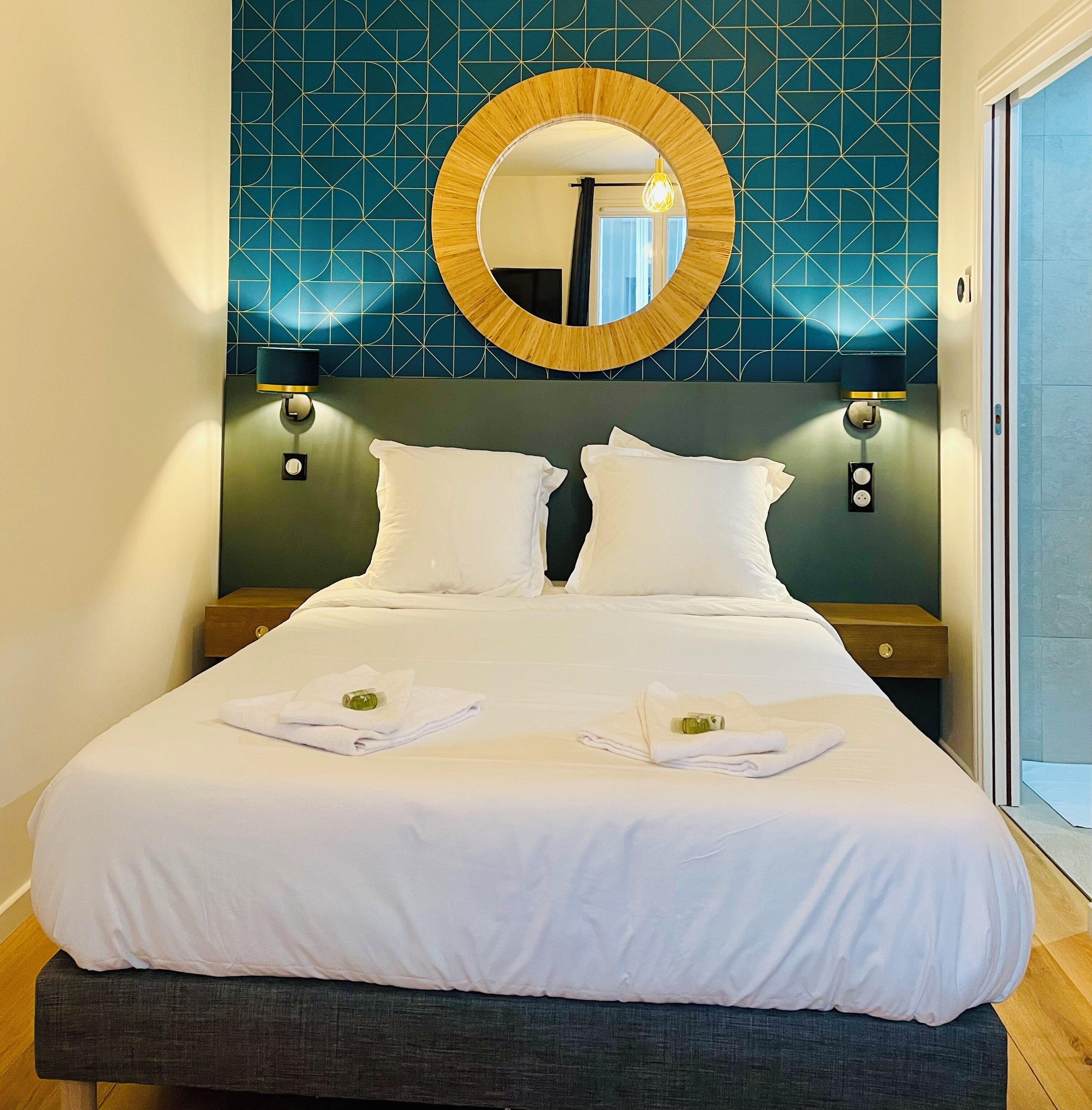 Chambre Double | Rideaux occultants, chambres insonorisées, Wi-Fi gratuit, draps fournis
