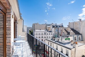 Deluxe Suite, City View