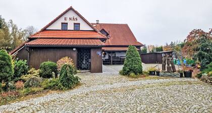 Beautiful private villa for 16 people with WIFI, private pool, TV, patio and parking