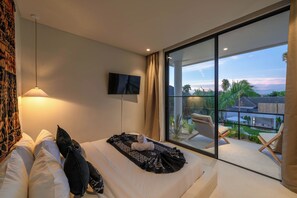 ラグジュアリー ヴィラ プールビュー | 4 室のベッドルーム、セーフティボックス (室内)、デスク、アイロン / アイロン台