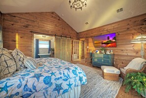 5 bedrooms, iron/ironing board, free WiFi, bed sheets