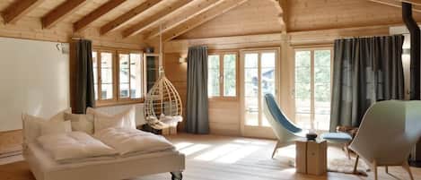 Comfort Studio Suite, Mountain View | Desk, free WiFi