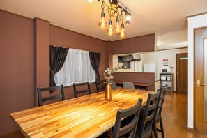 Condo, Balcony | In-room dining