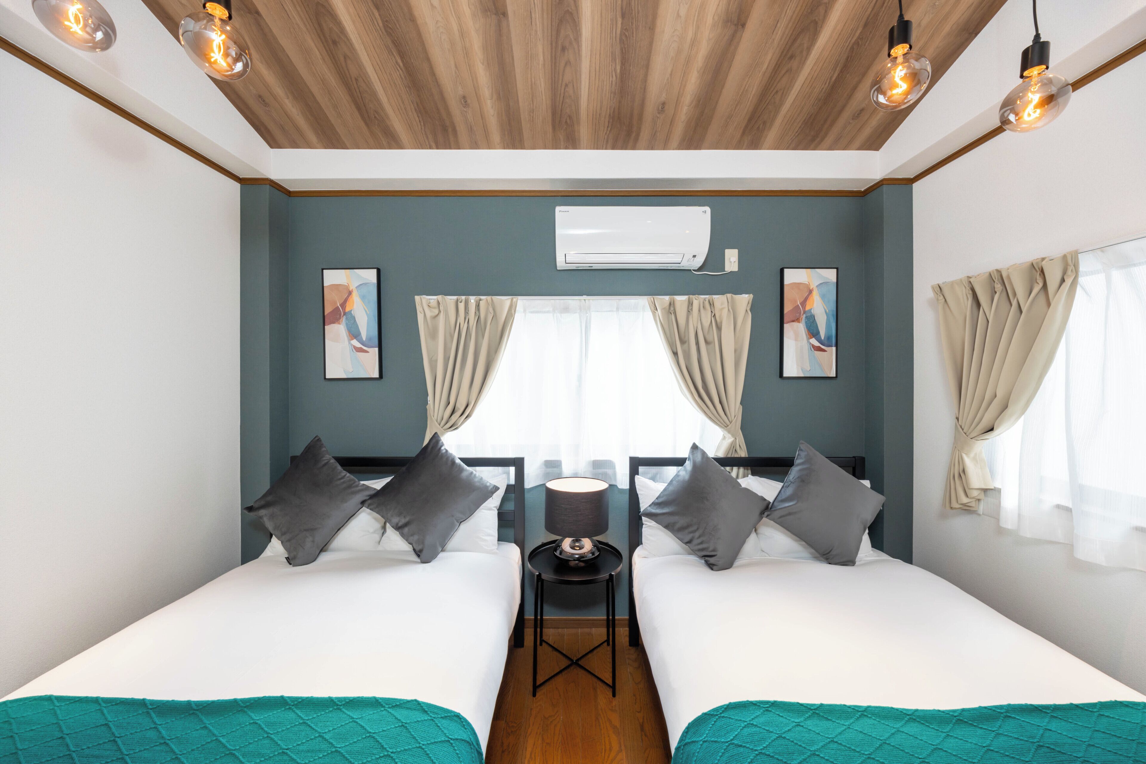 Appartement, balkon | 4 slaapkamers, verduisterende gordijnen, een strijkplank/strijkijzer