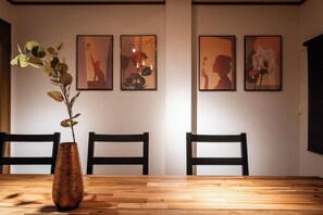 Condo, Balcony | In-room dining